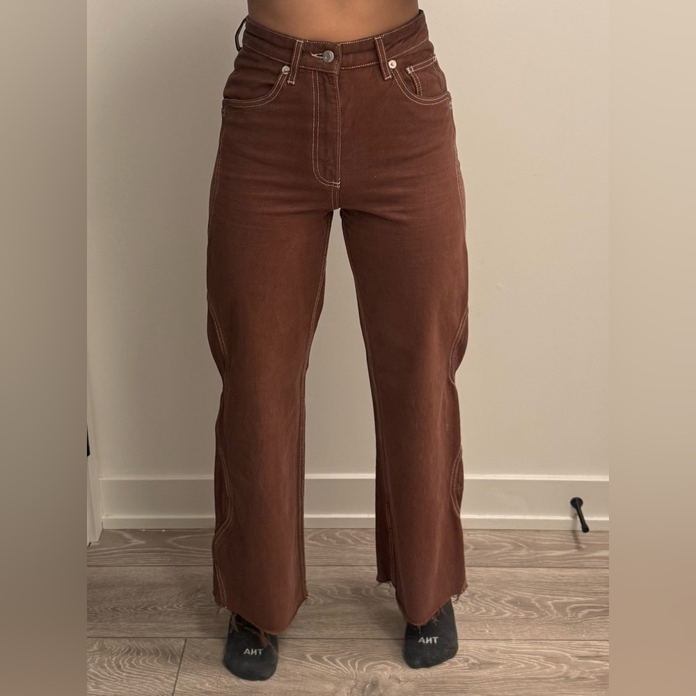 Zara brown wide straight leg jeans w/ swingle pattern on the side Size 2 short